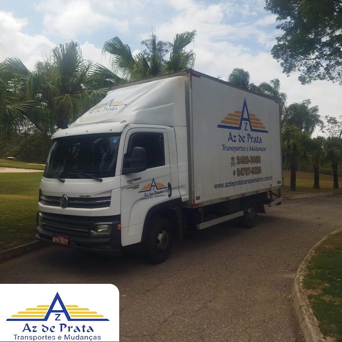 Carga fracionada transportada com logística completa